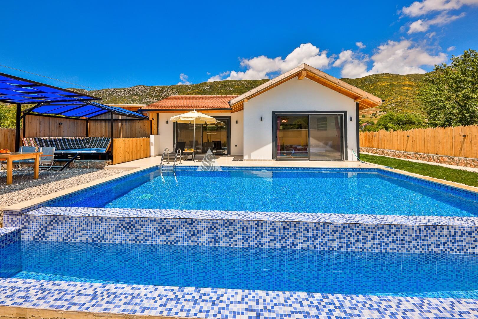 Villa Erisa — 18