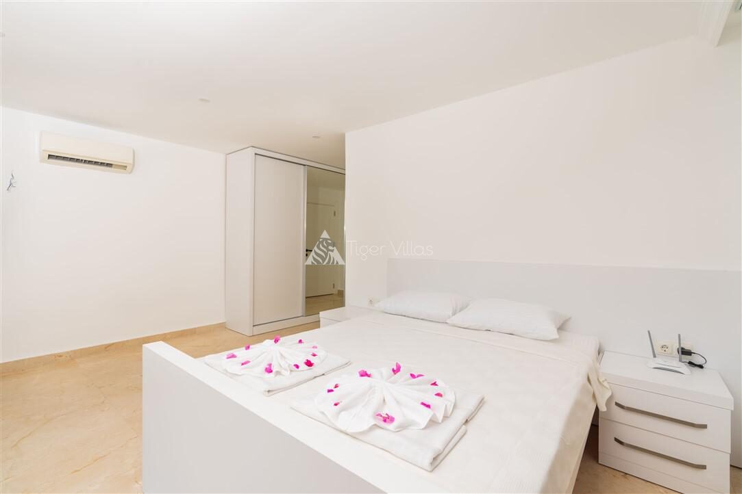 Villa City — 24