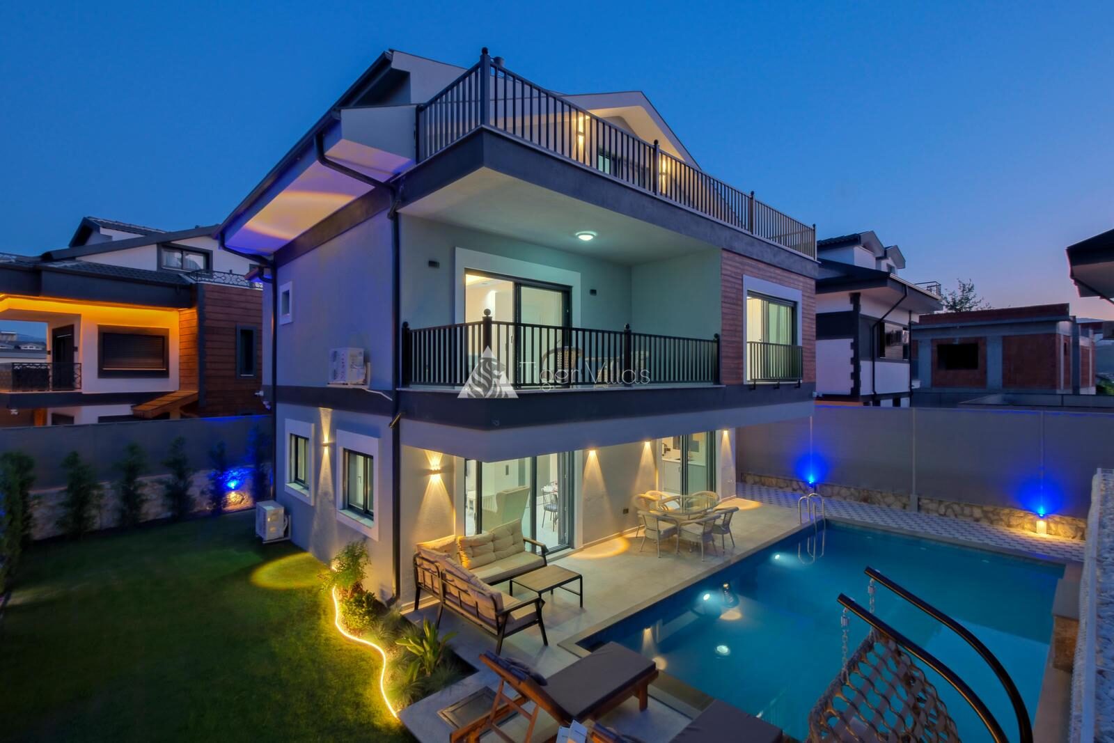 Villa White 2 — 1