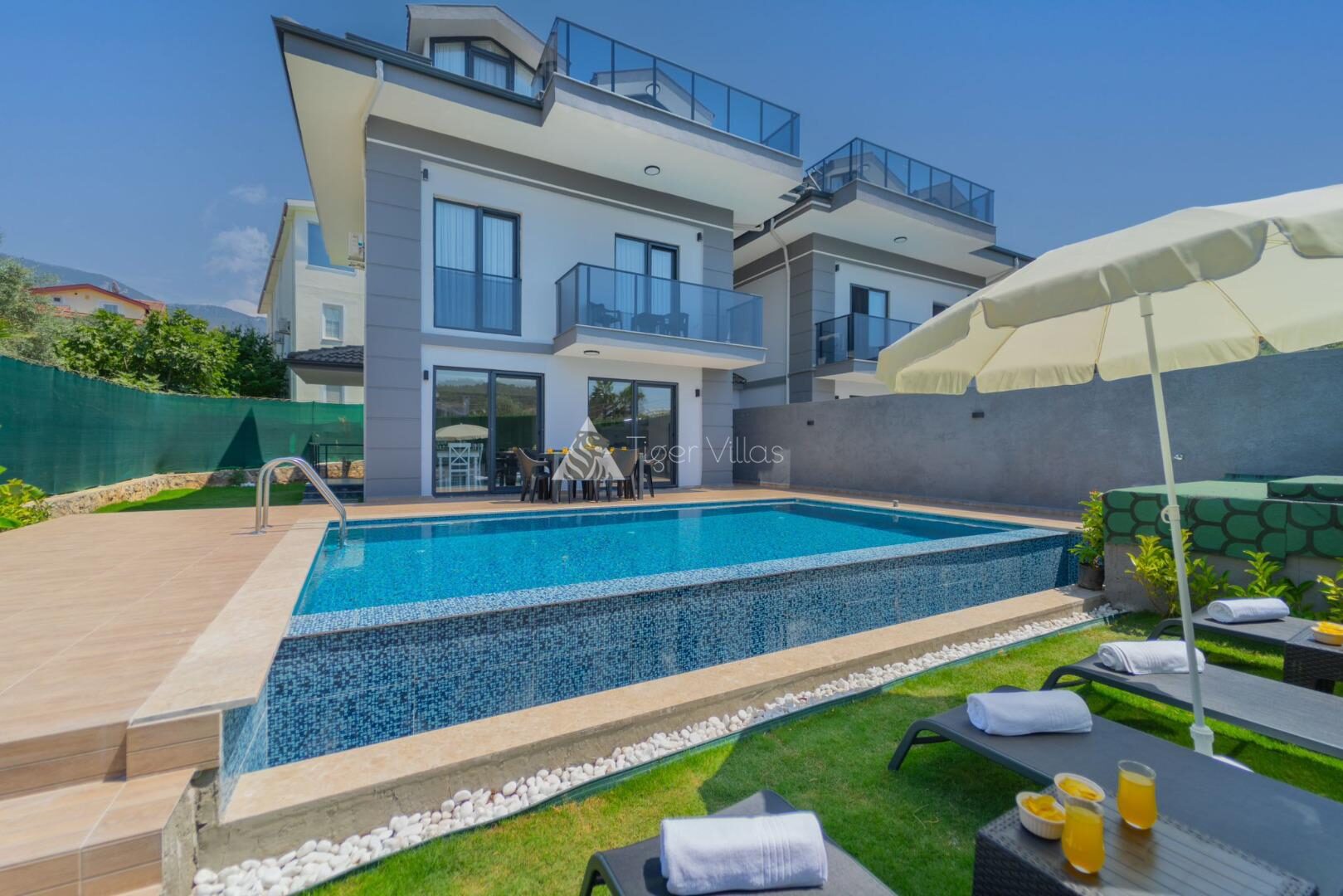 Villa Polina 1 — 1
