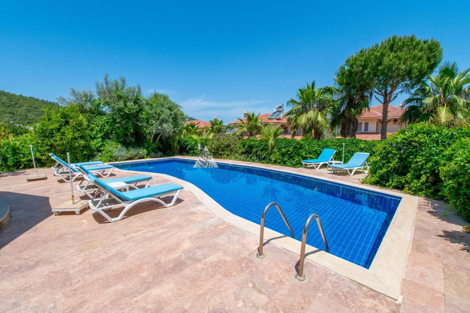 Villa Alora — 4
