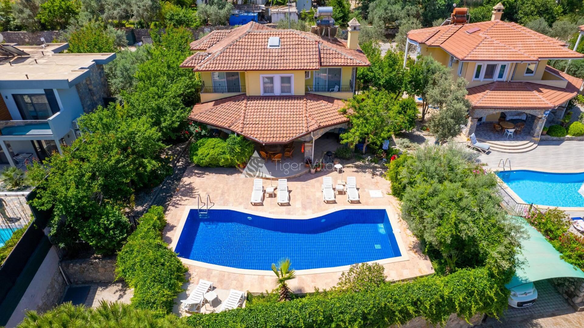 Villa Alora — 30