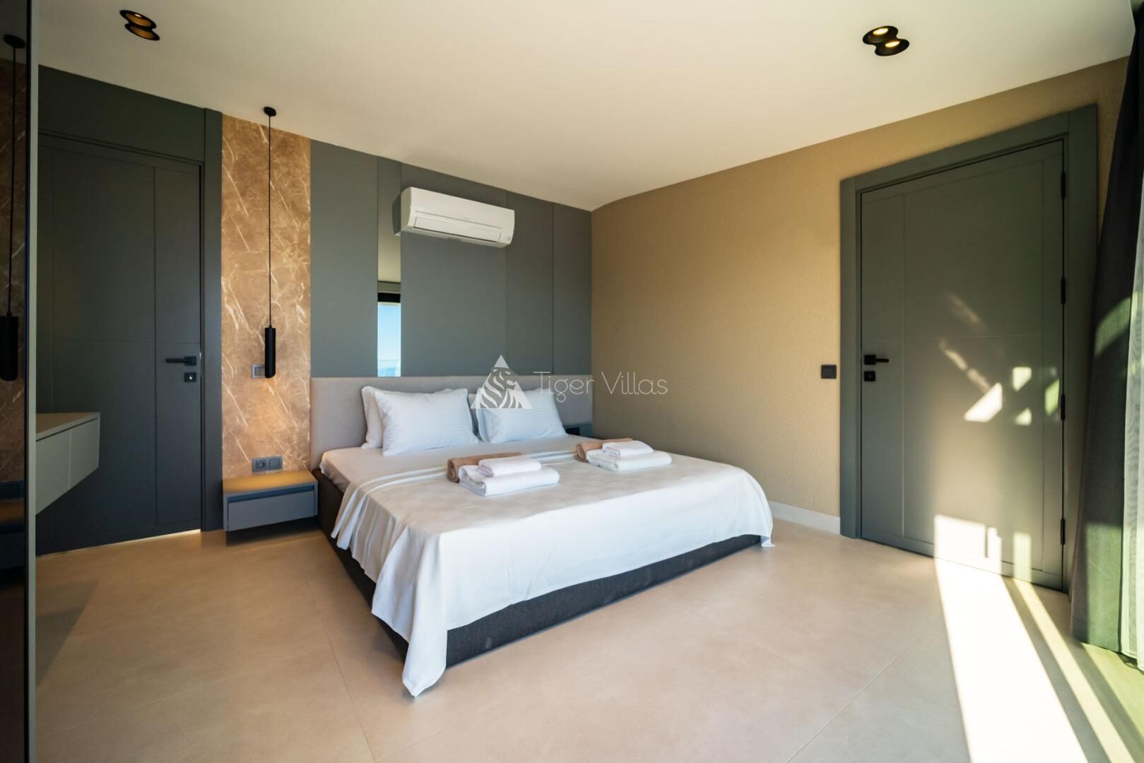 Villa Aura D — 50