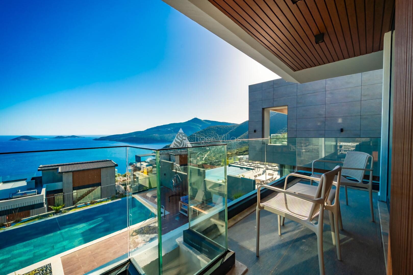 Villa Aura E — 55