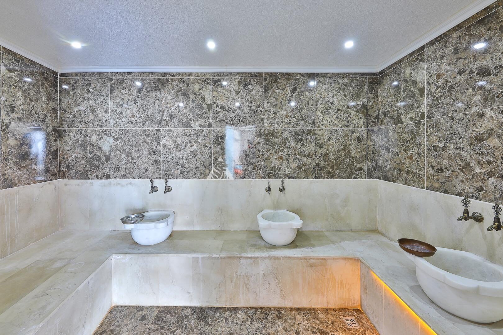 Villa Grand — 52