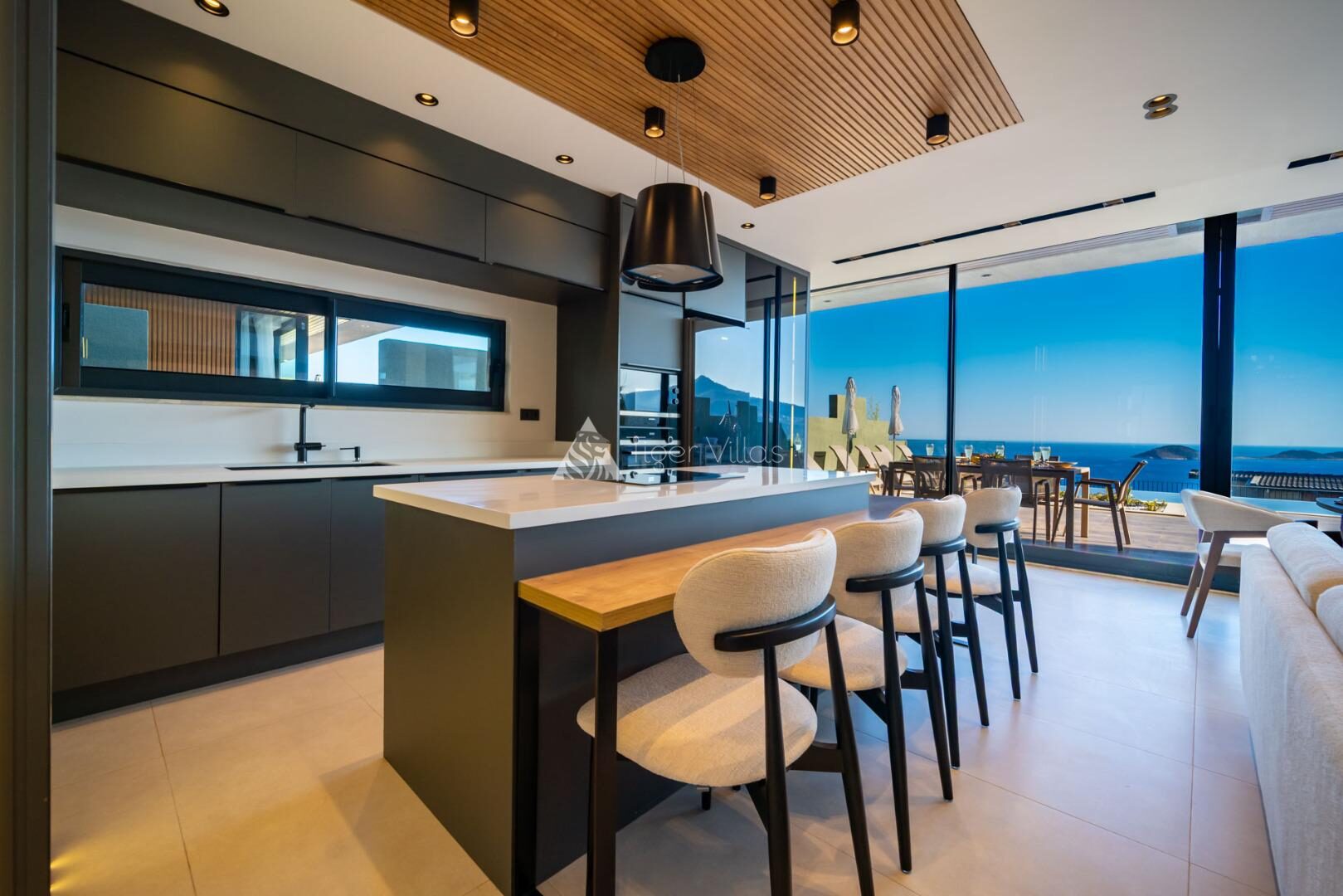 Villa Aura E — 58