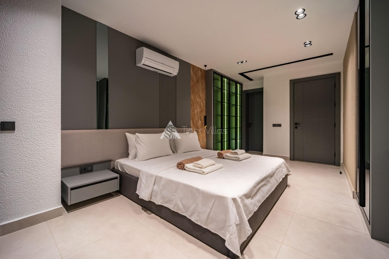 Villa Aura D — 64