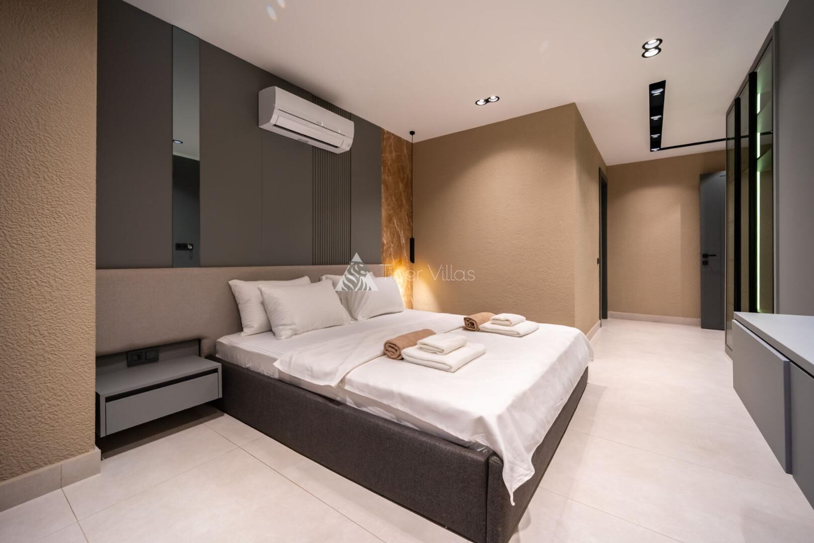 Villa Aura E — 75