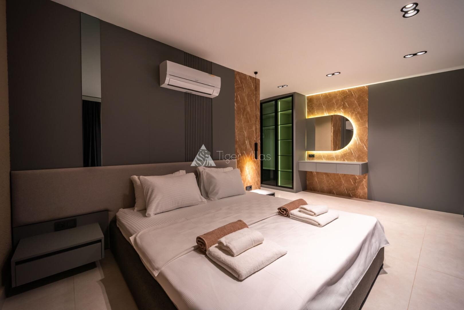 Villa Aura E — 80