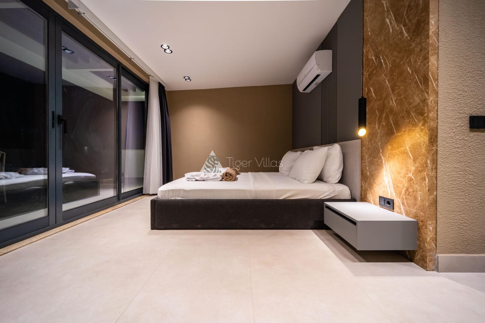 Villa Aura F — 85