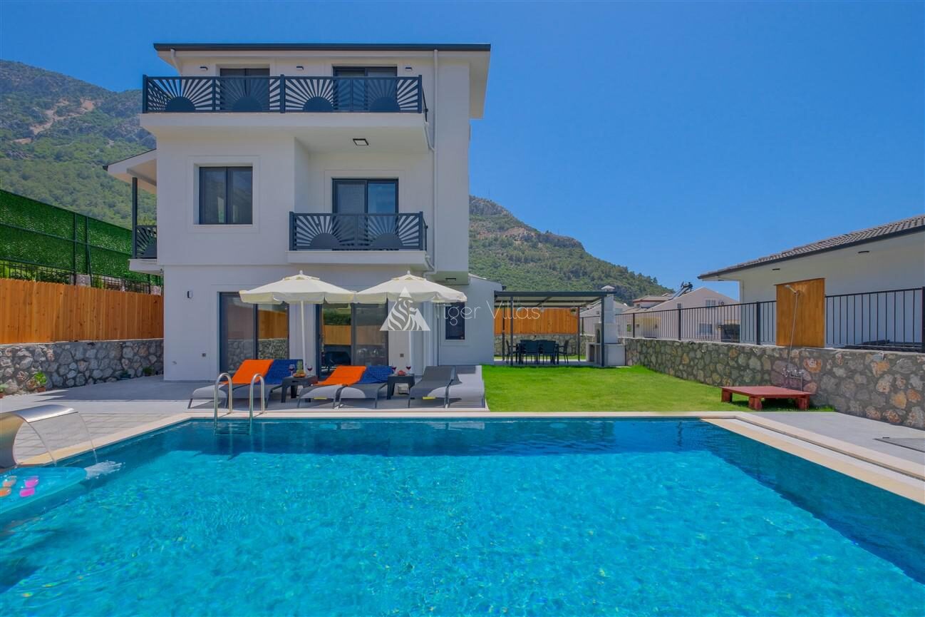 Villa Santorini — 3