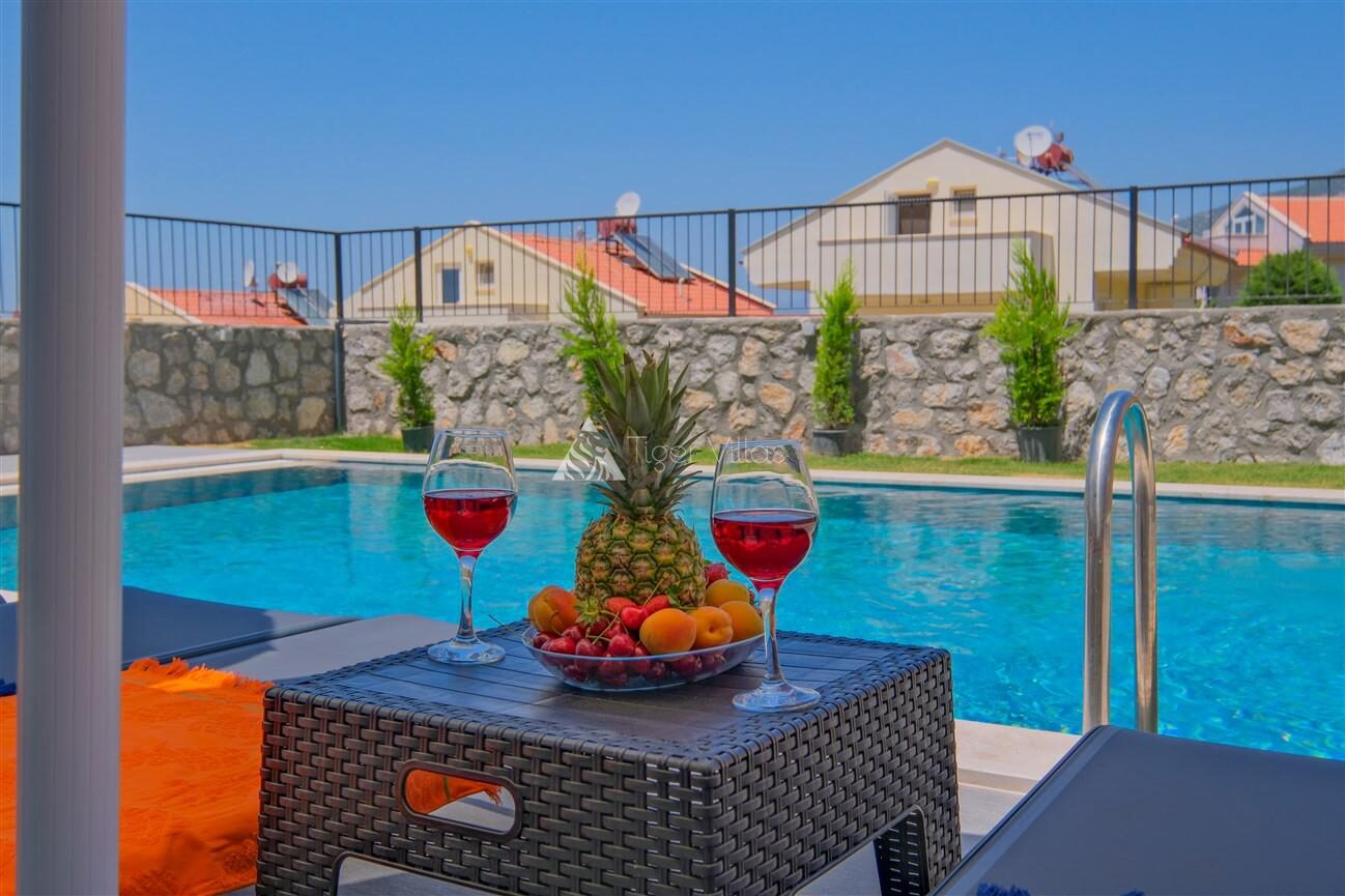 Villa Santorini — 8