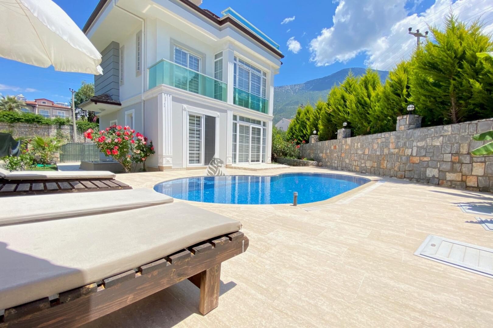 Villa Urartu — 3