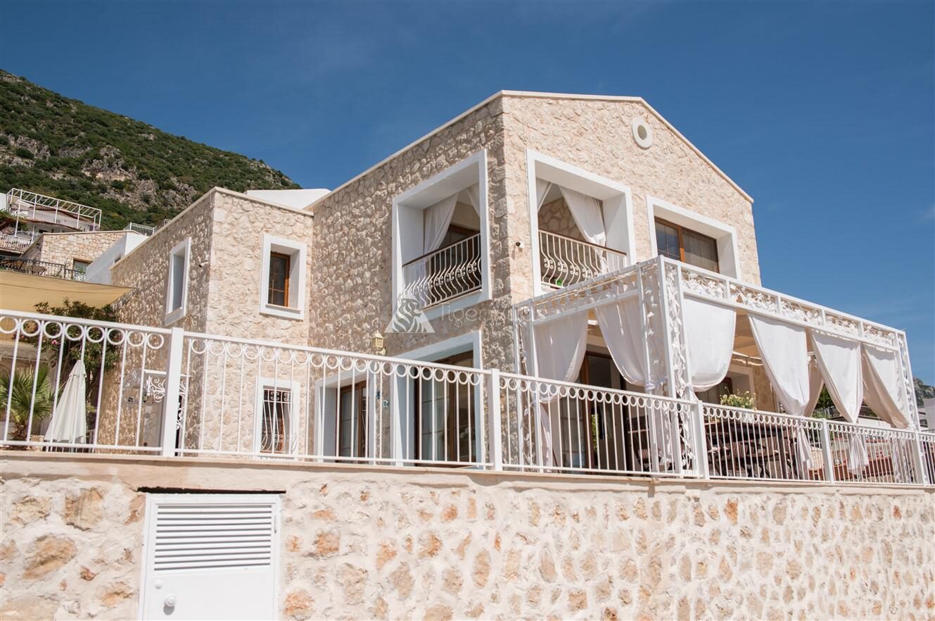 Villa Berat – villa for rent in Kördere