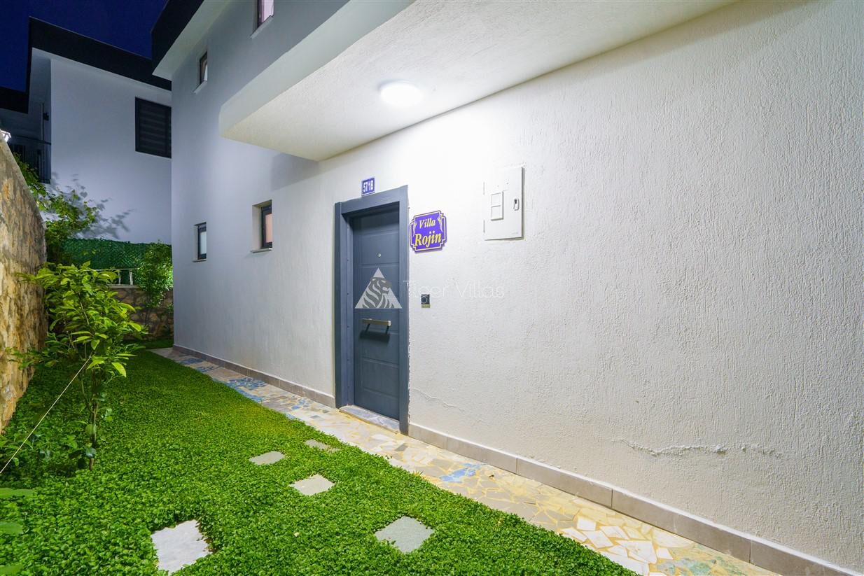 Villa Rojin — 67