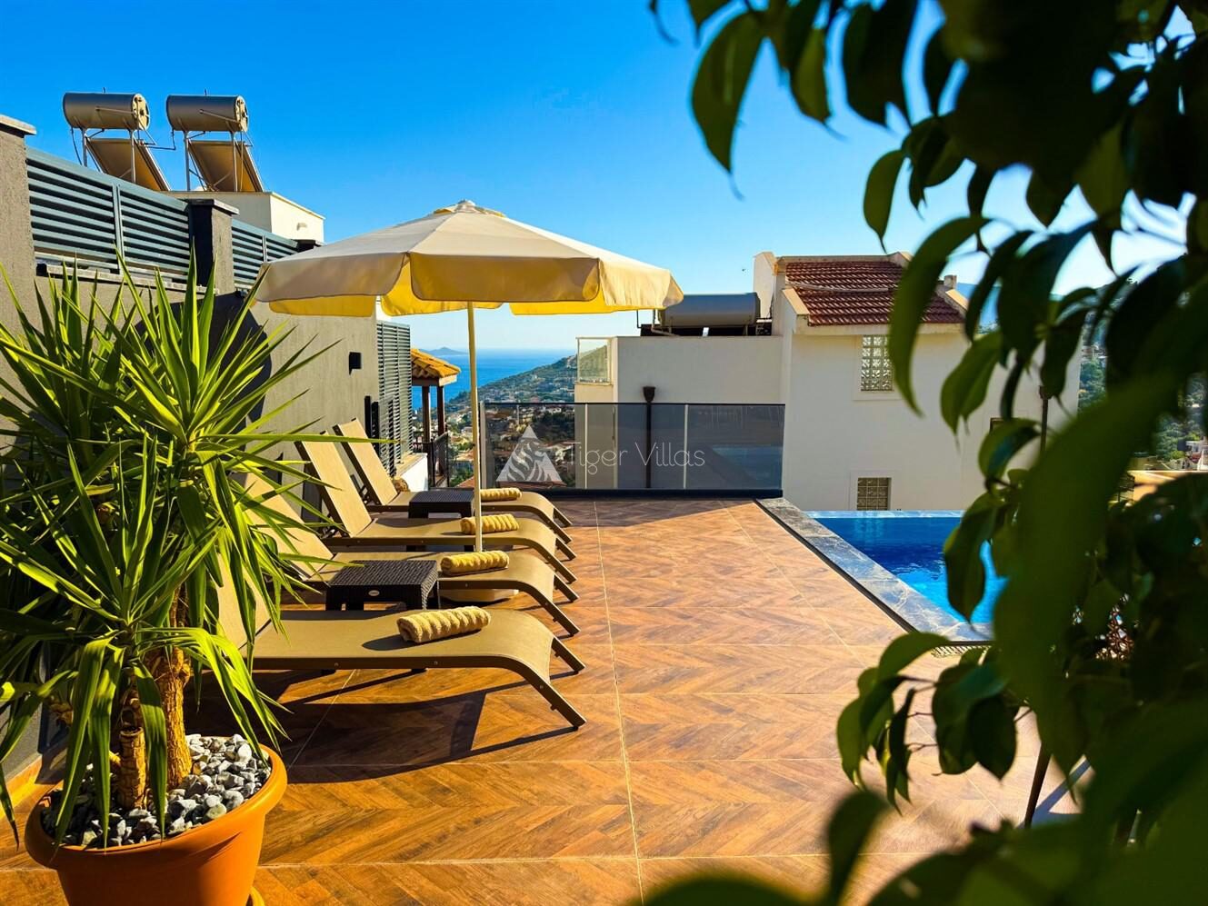Villa Elmas — 3