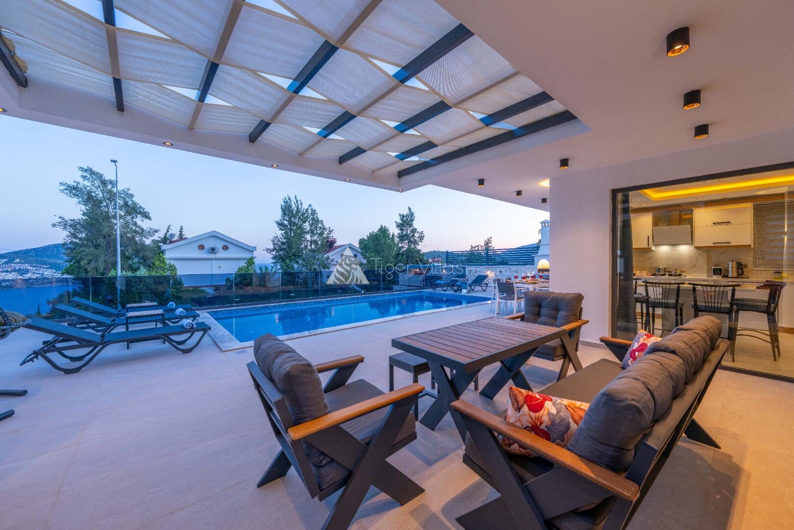 Villa Lovelet 2 — 4