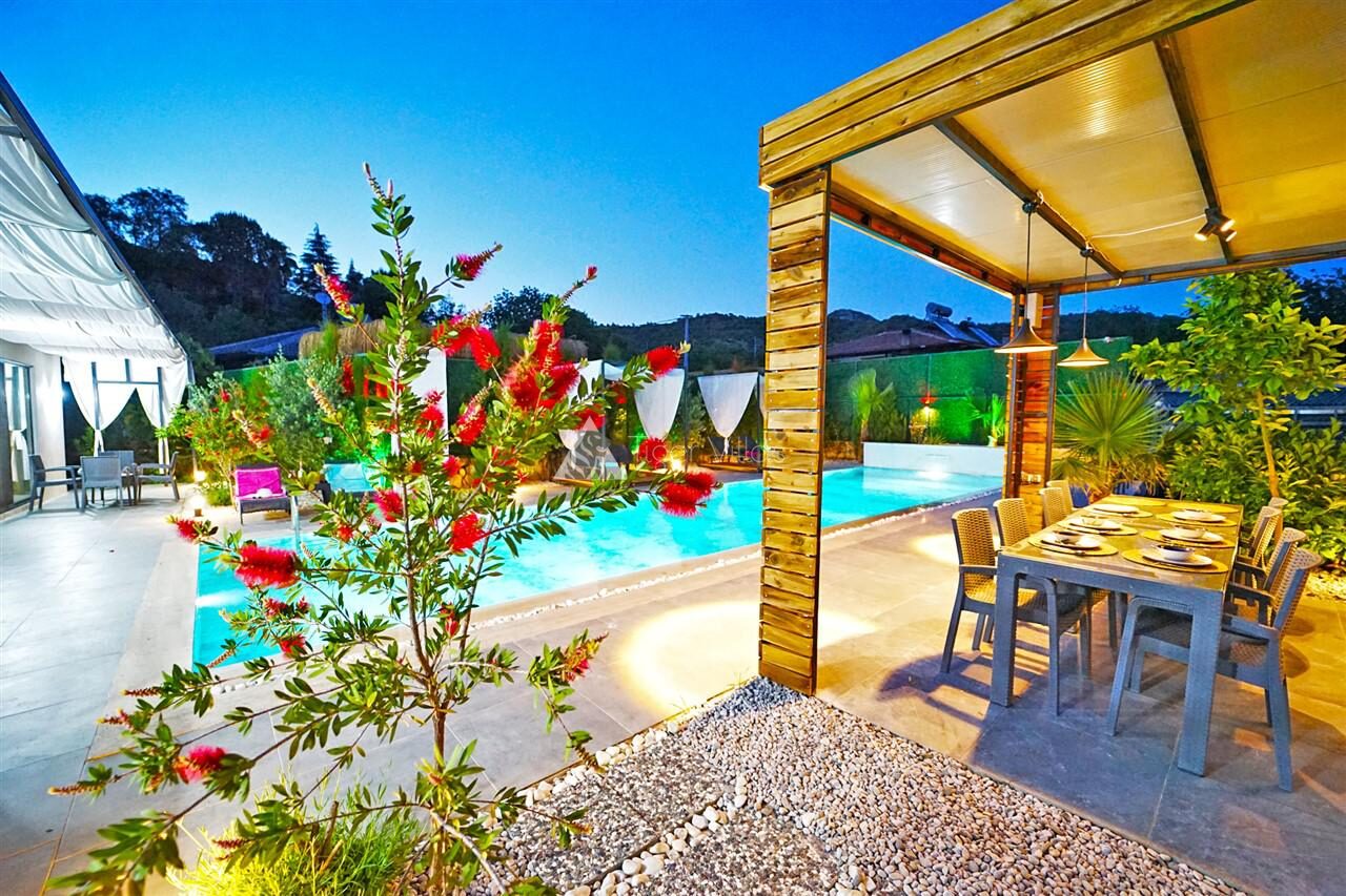 Villa Mamon Luxury Life — 36
