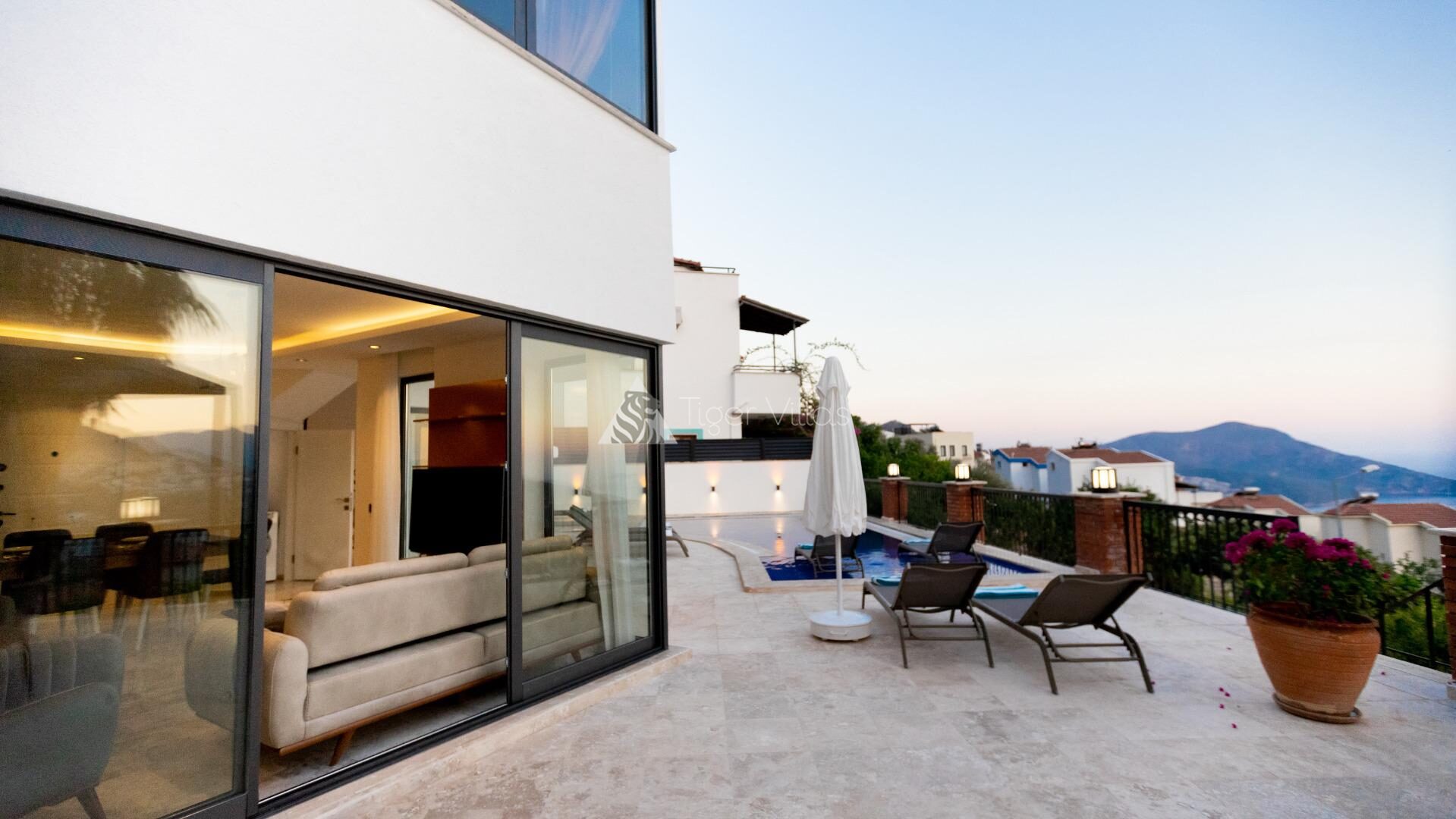 Villa Quinn — 6