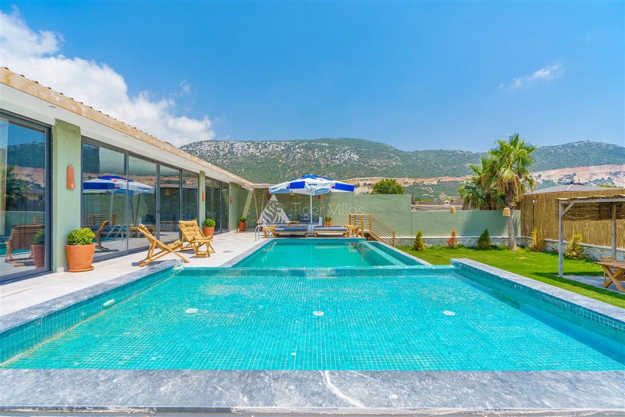 Villa Stay 2 — 3
