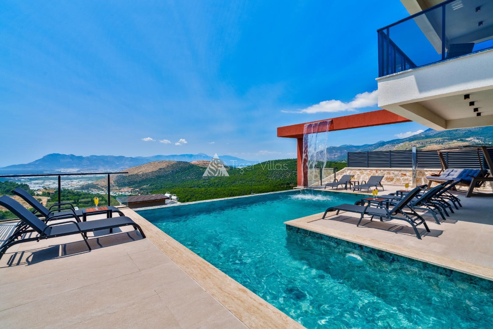 Villa Newcastle — 11