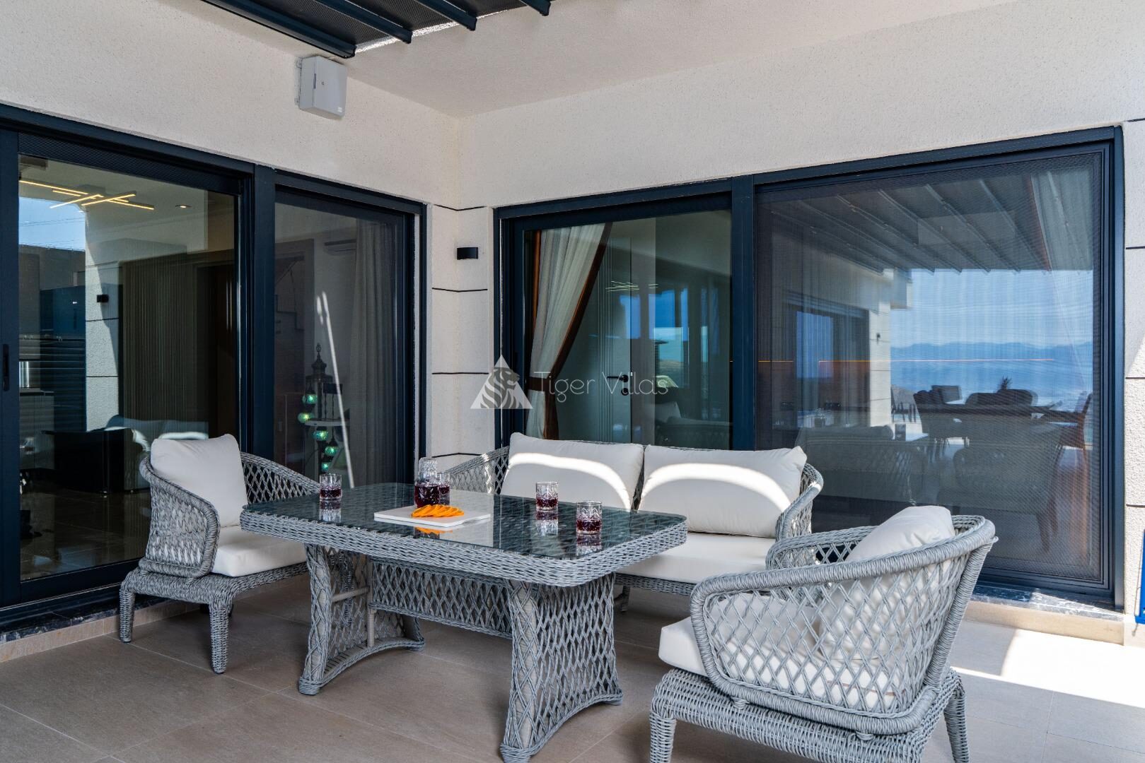Villa Newcastle — 19