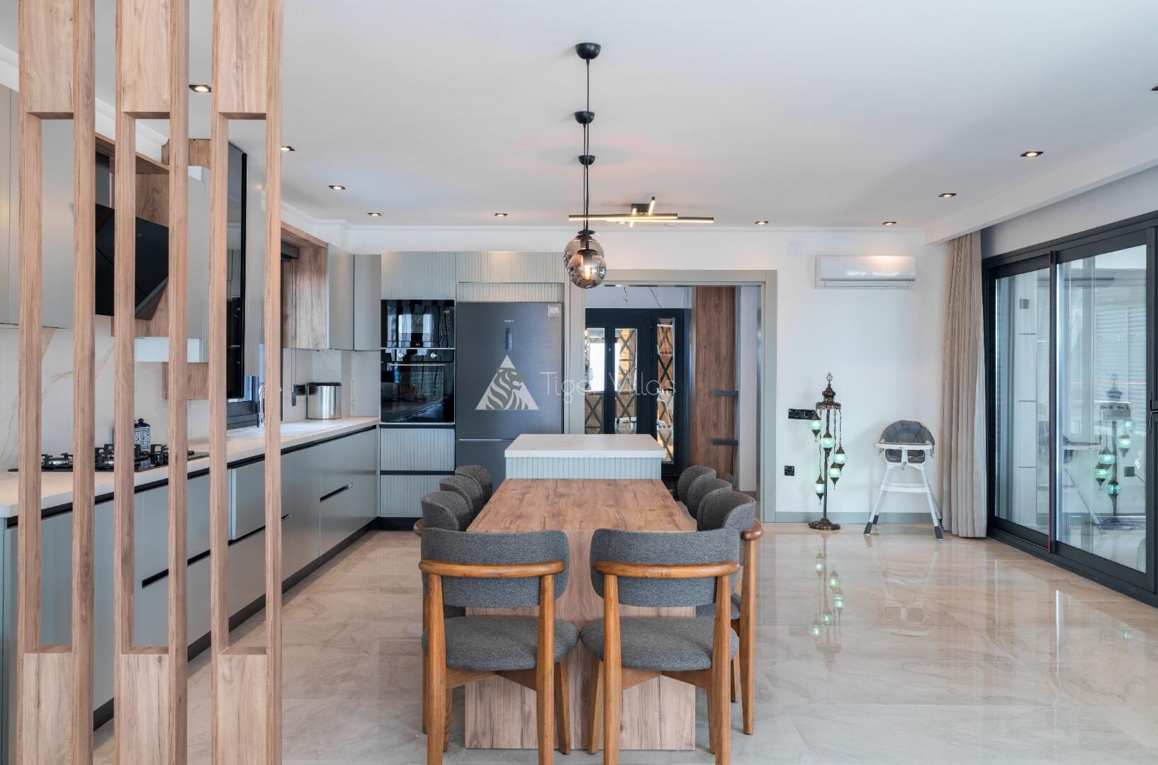 Villa Newcastle — 35