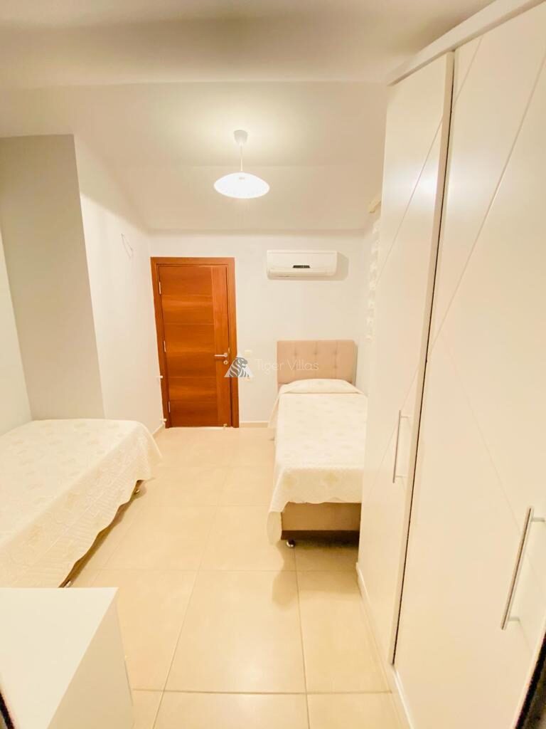 Villa Elisa — 11
