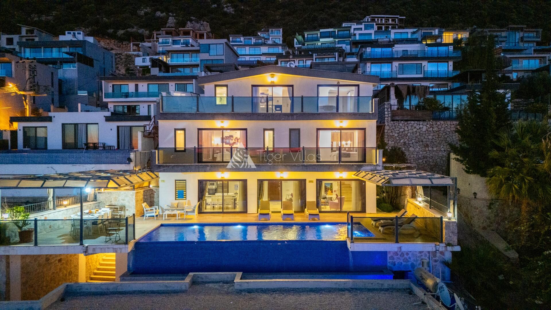 Villa April — 1