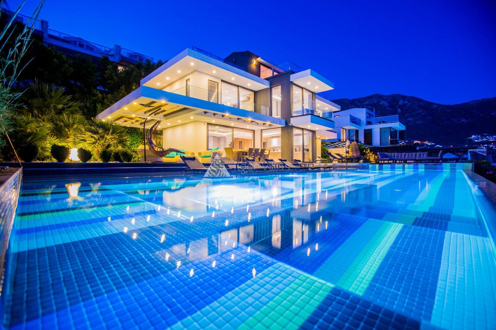 Villa Vogue — 1