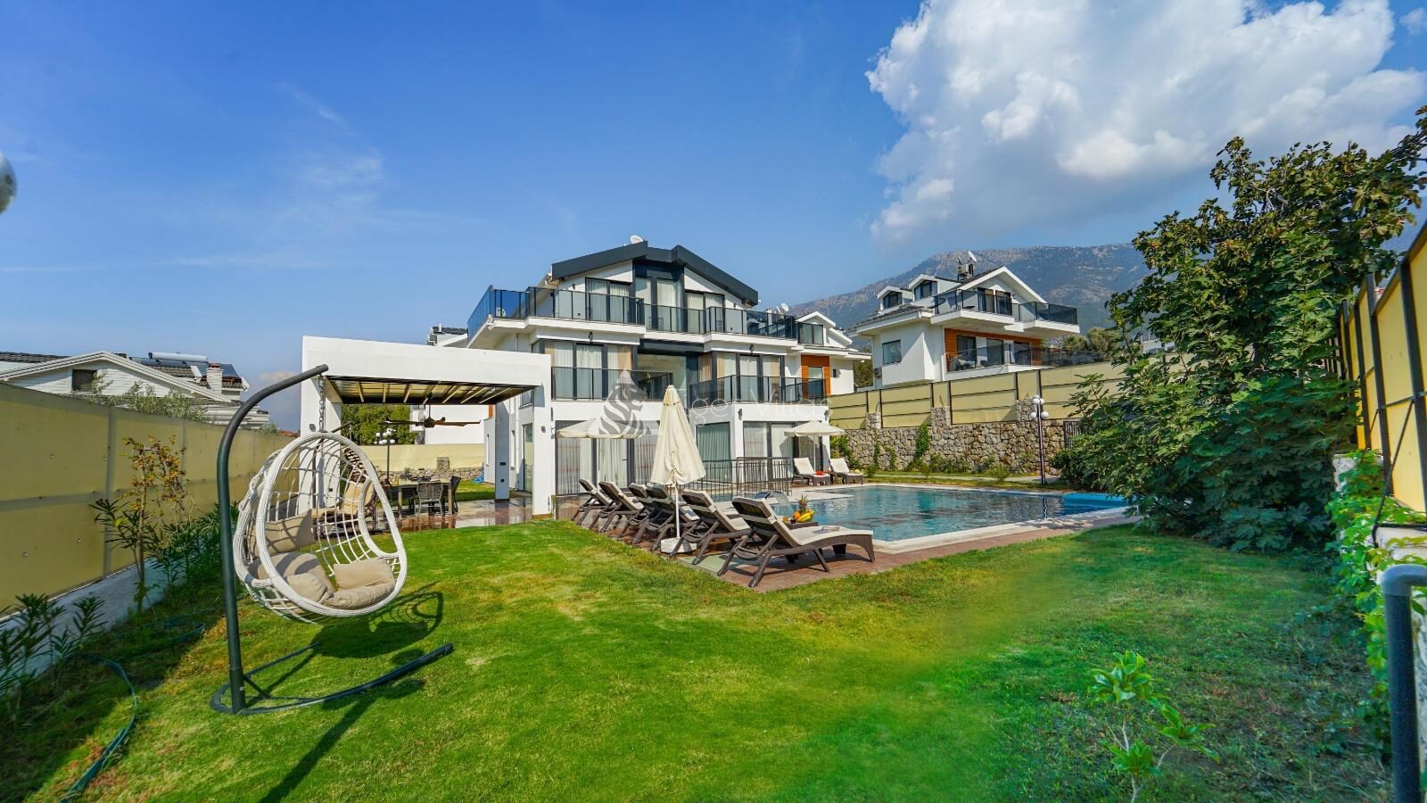 Villa Balkan 1 — 12