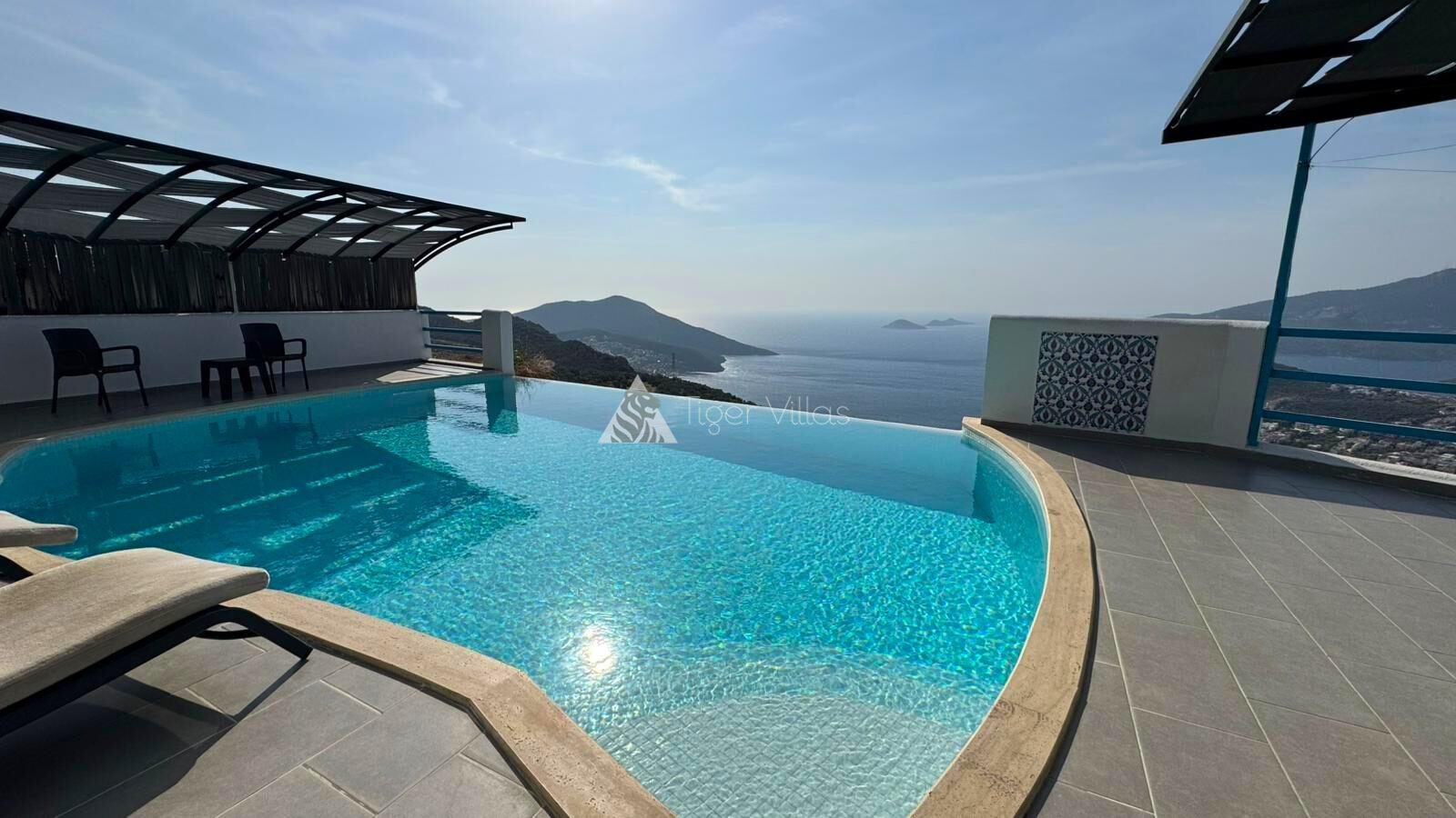 Villa Adora 1 — 3