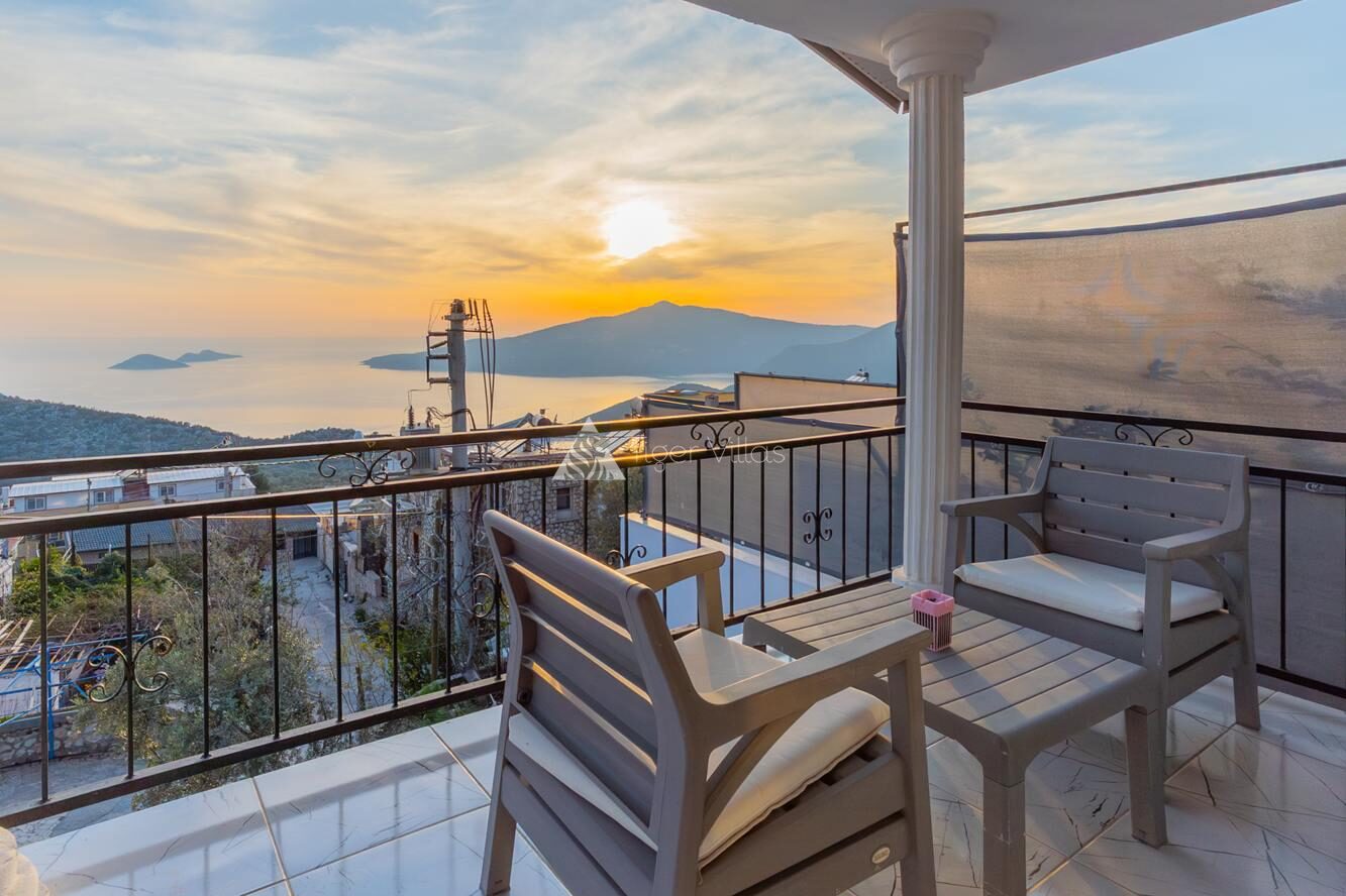 Villa Bercesti — 16