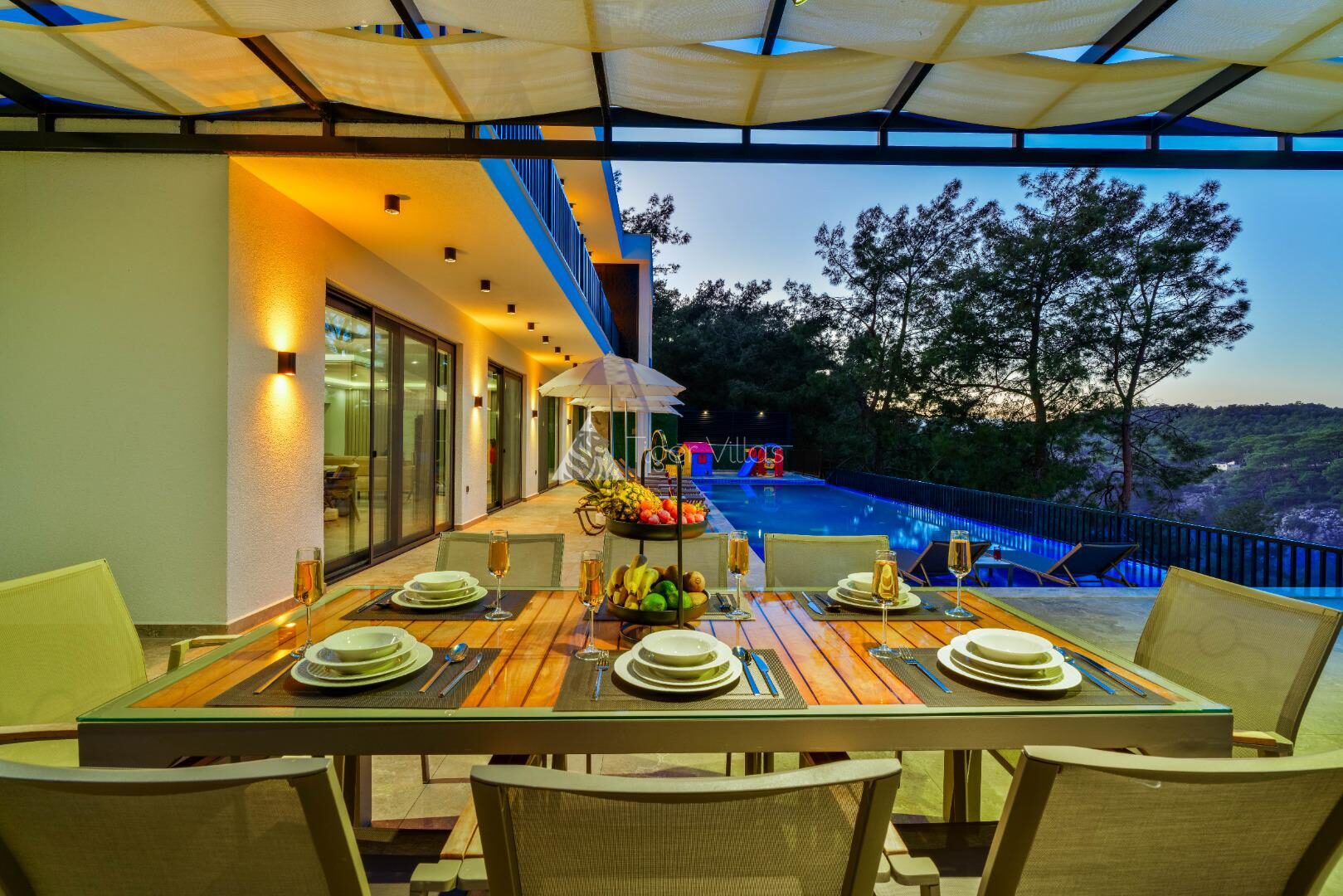 Villa Blue Night — 7