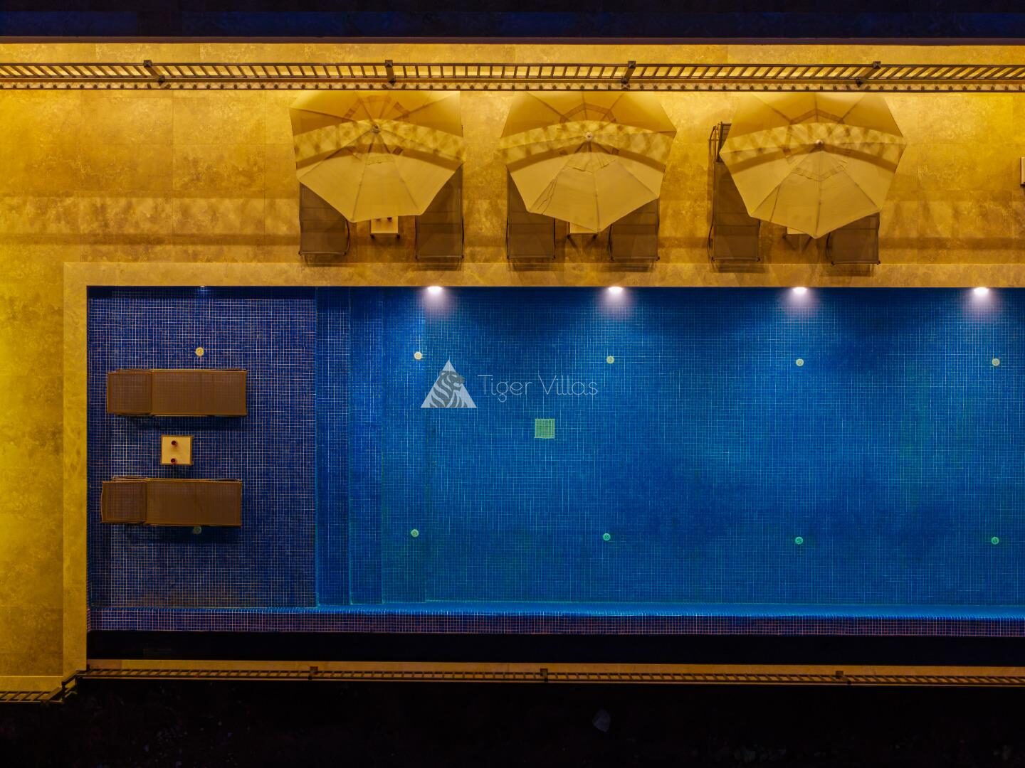 Villa Blue Night — 52