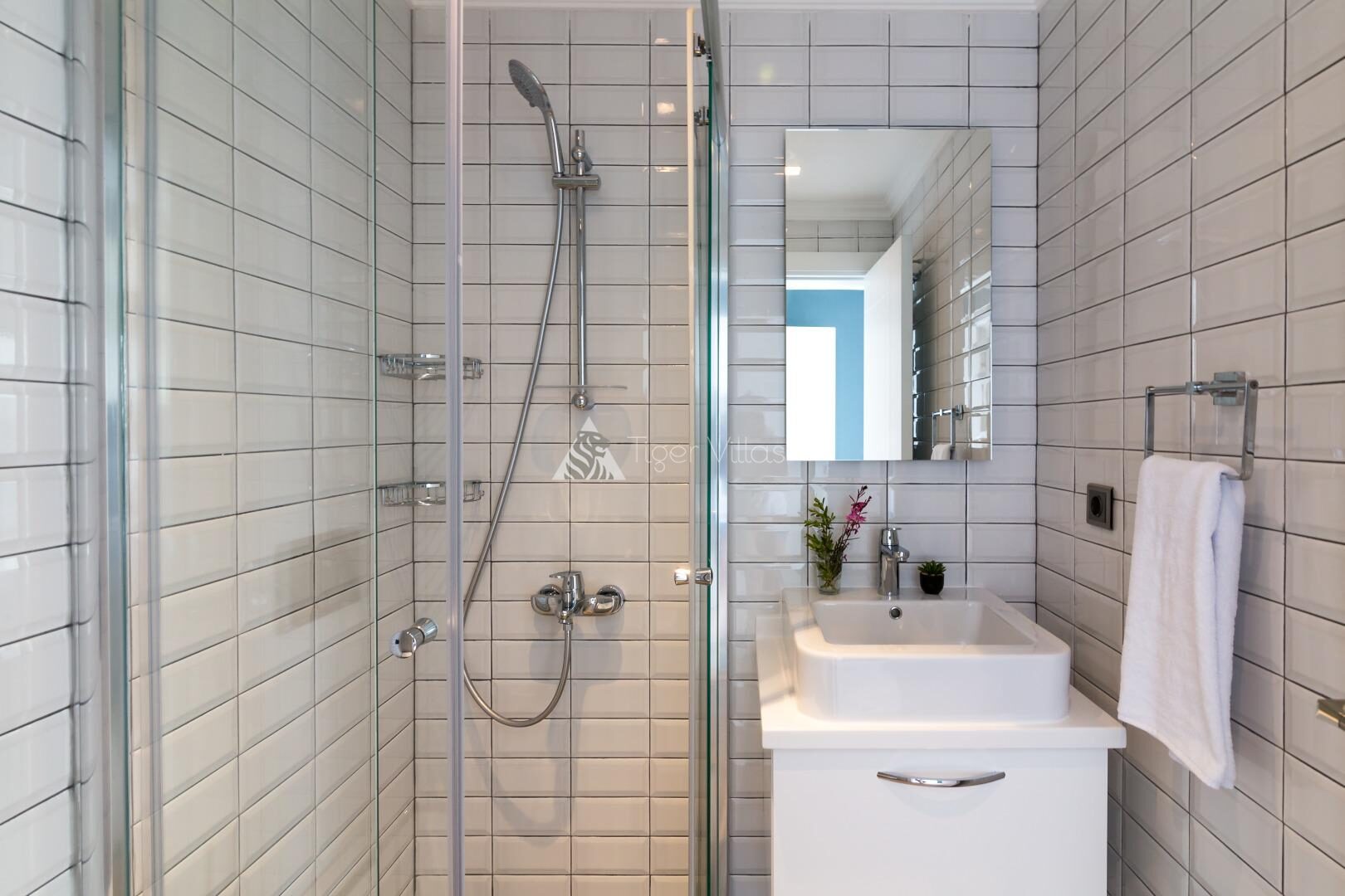 Villa Vogue — 25