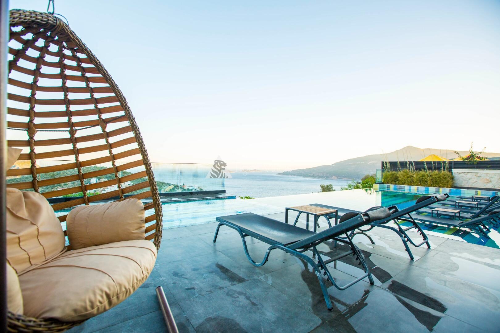 Villa Vogue — 34