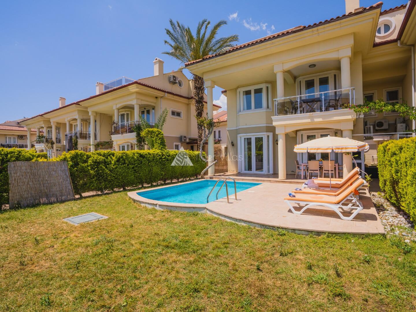 Villa Pearl 4 — 6