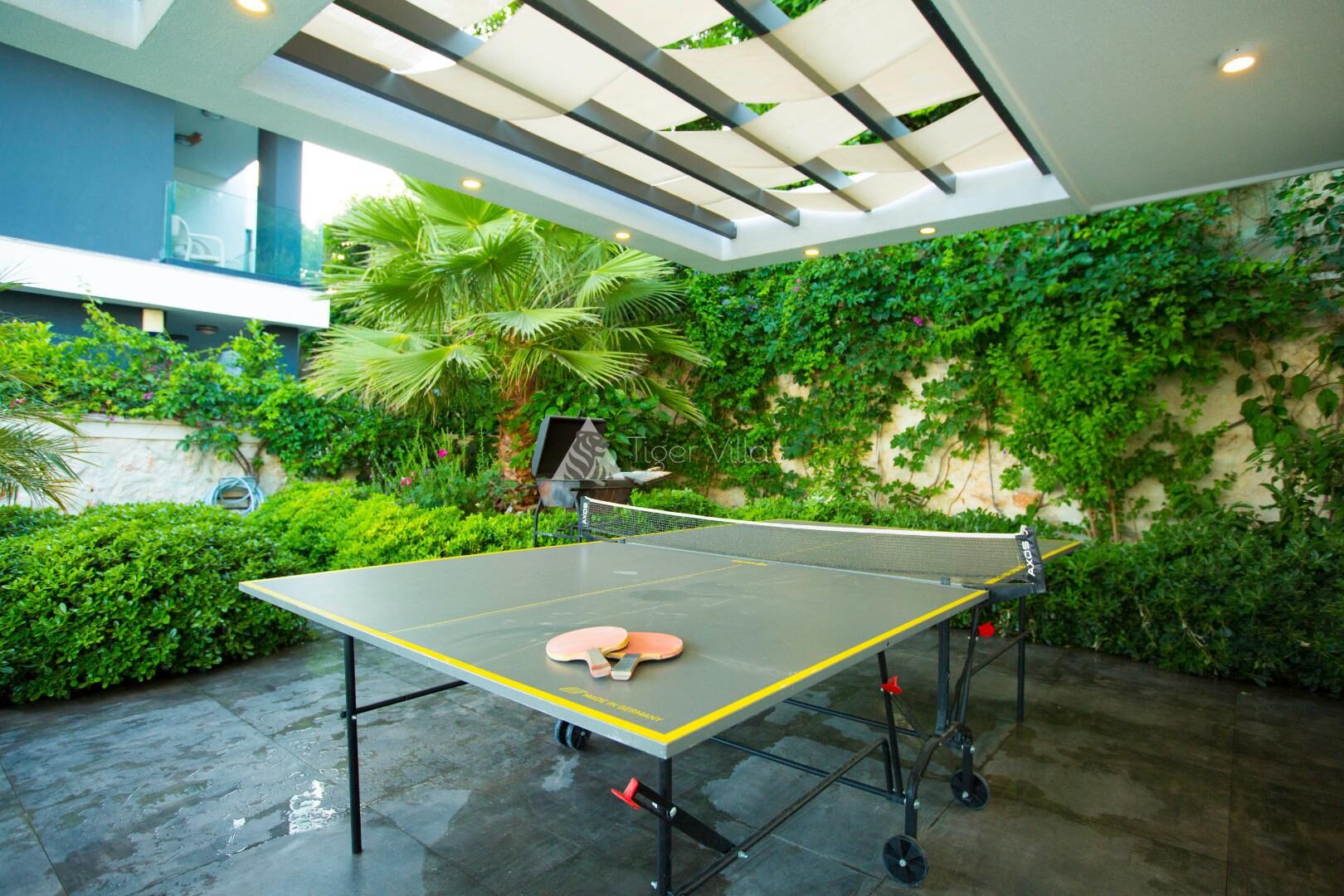 Villa Vogue — 37