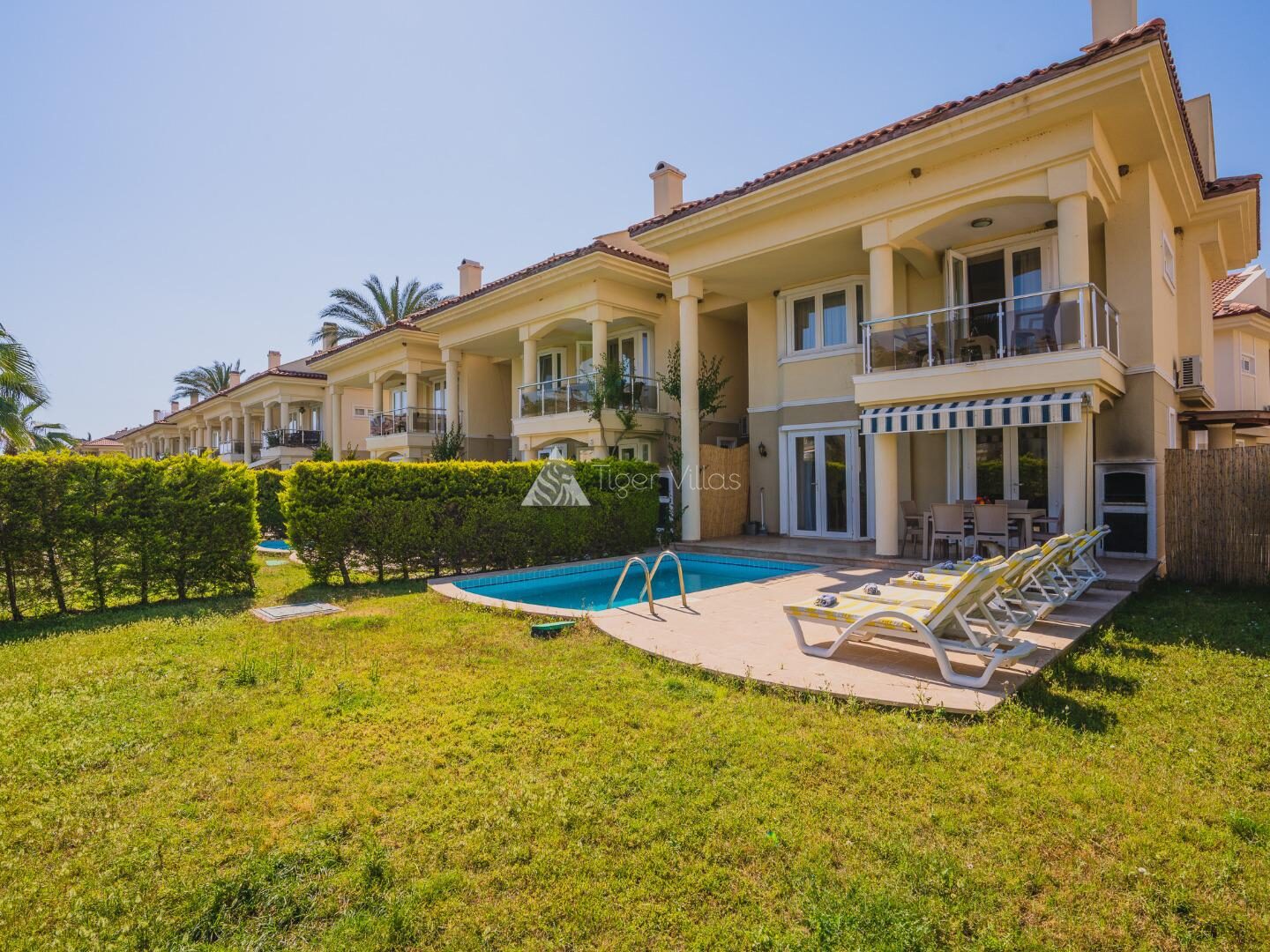 Villa Pearl 9 — 1
