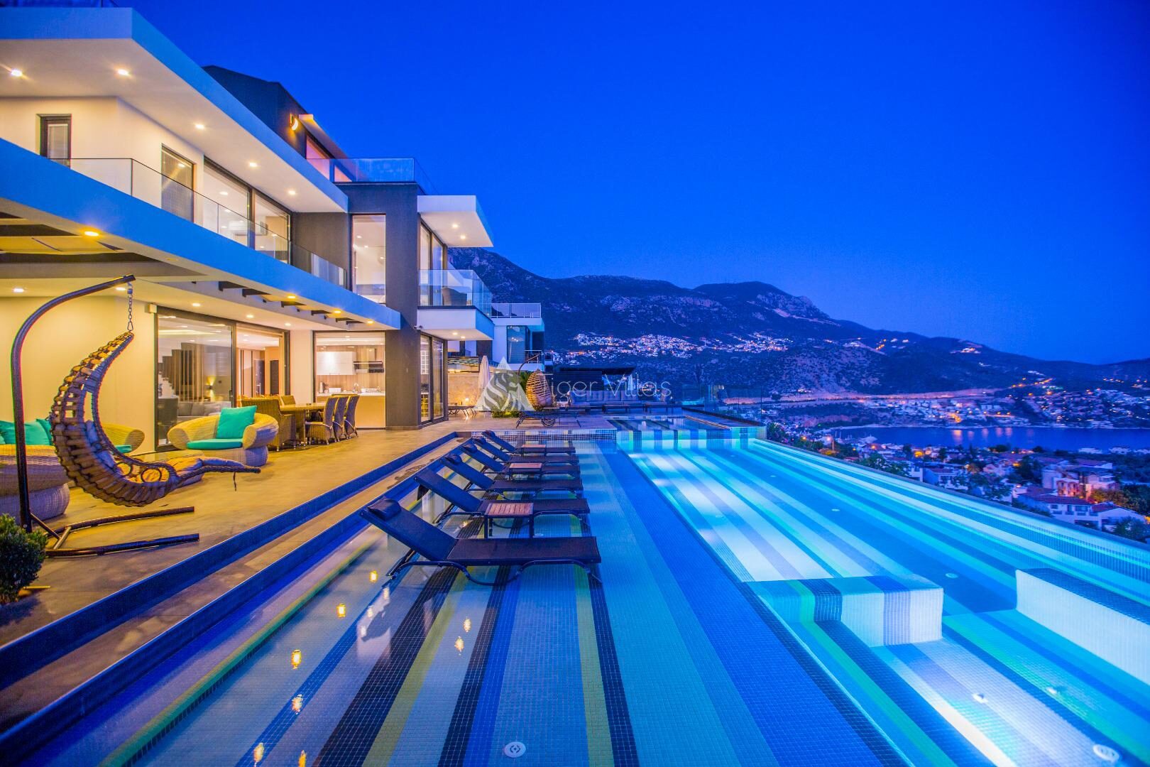 Villa Vogue — 45