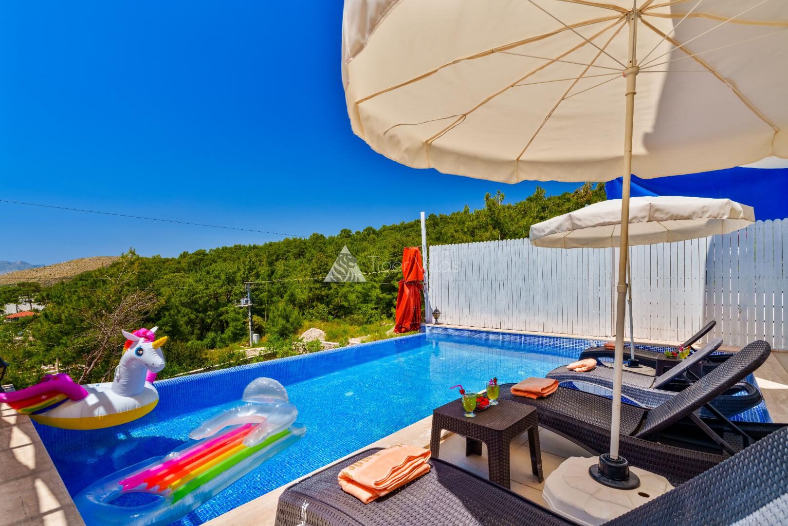 Villa Truva – villa for rent in Akbel