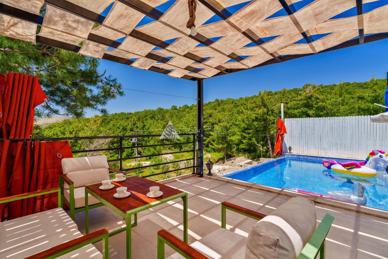 Villa Truva – villa for rent in Akbel