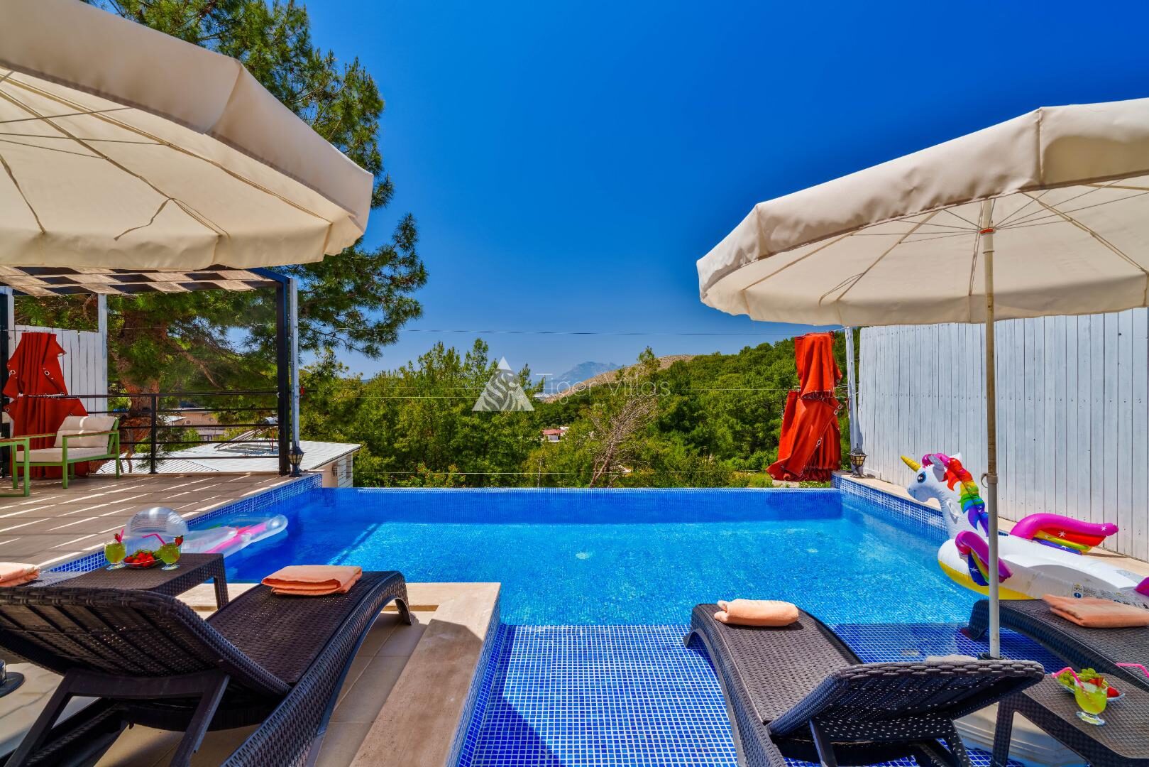 Villa Truva – villa for rent in Akbel