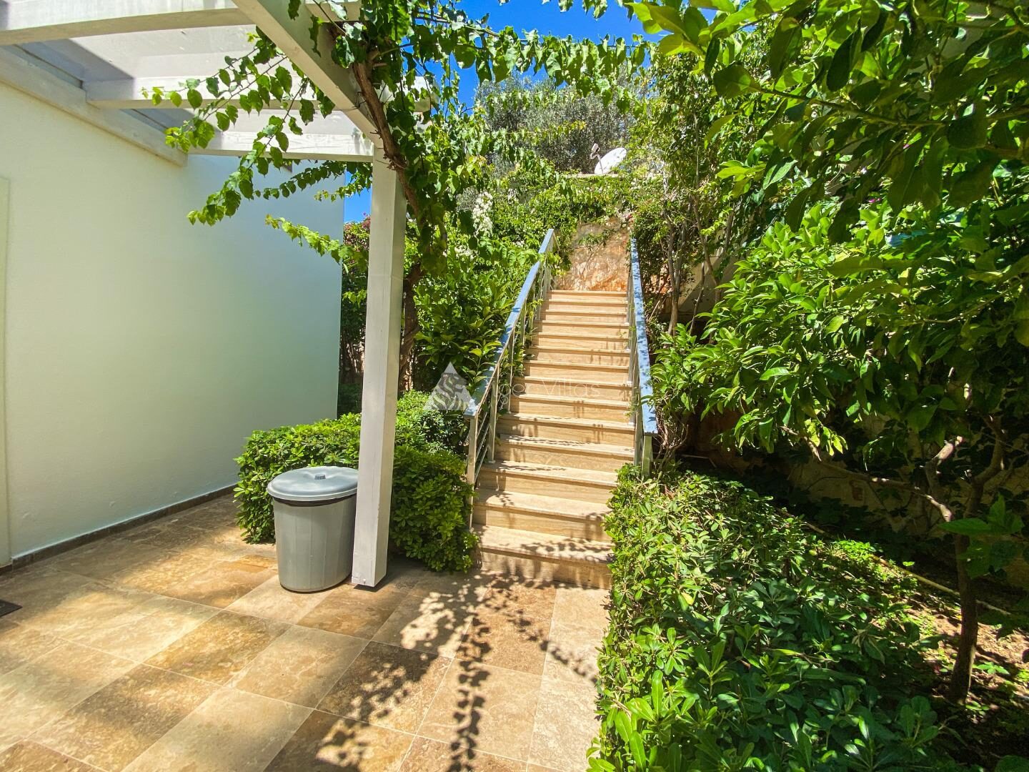 Villa Hillside 3 — 21
