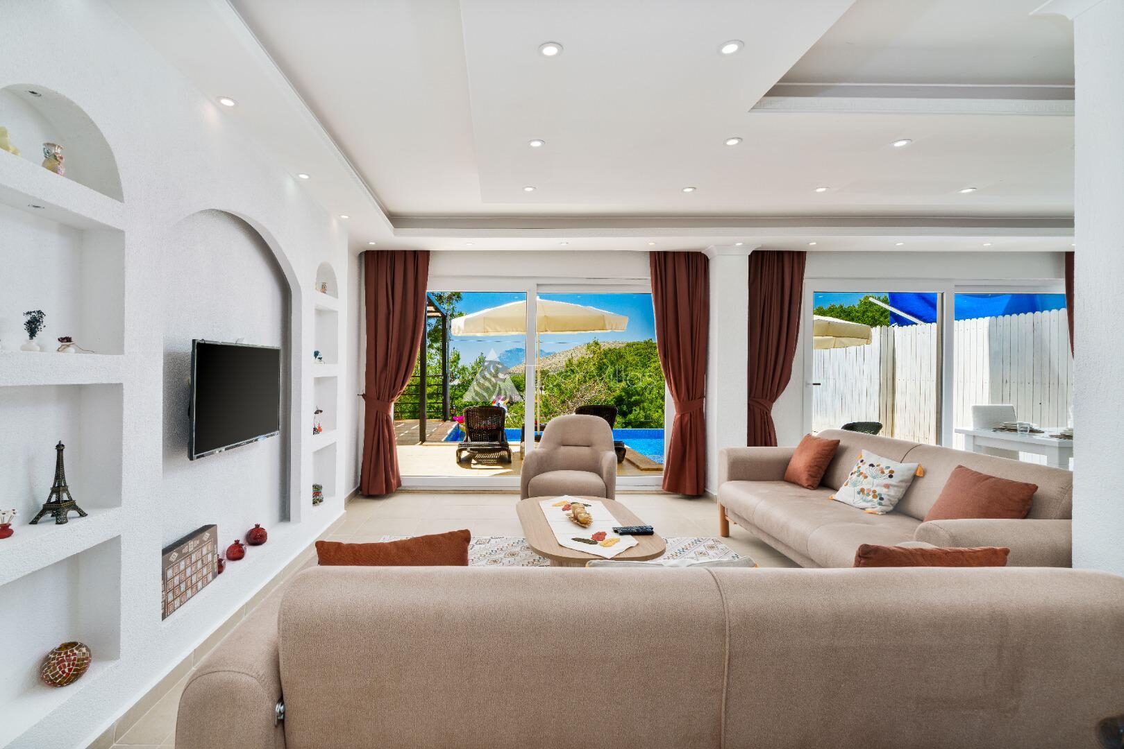 Villa Truva – villa for rent in Akbel