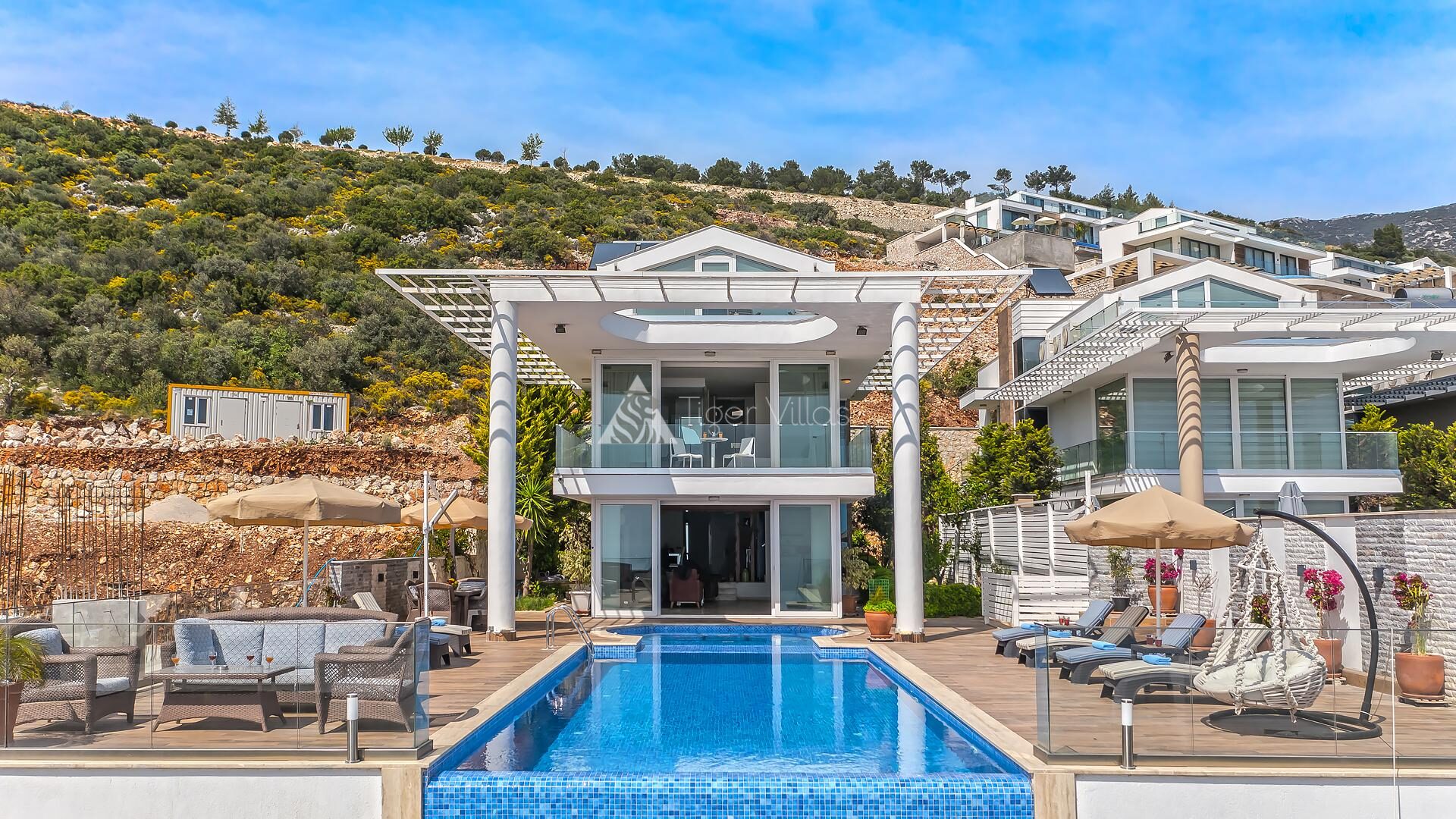 Villa Hillside 3 — 64