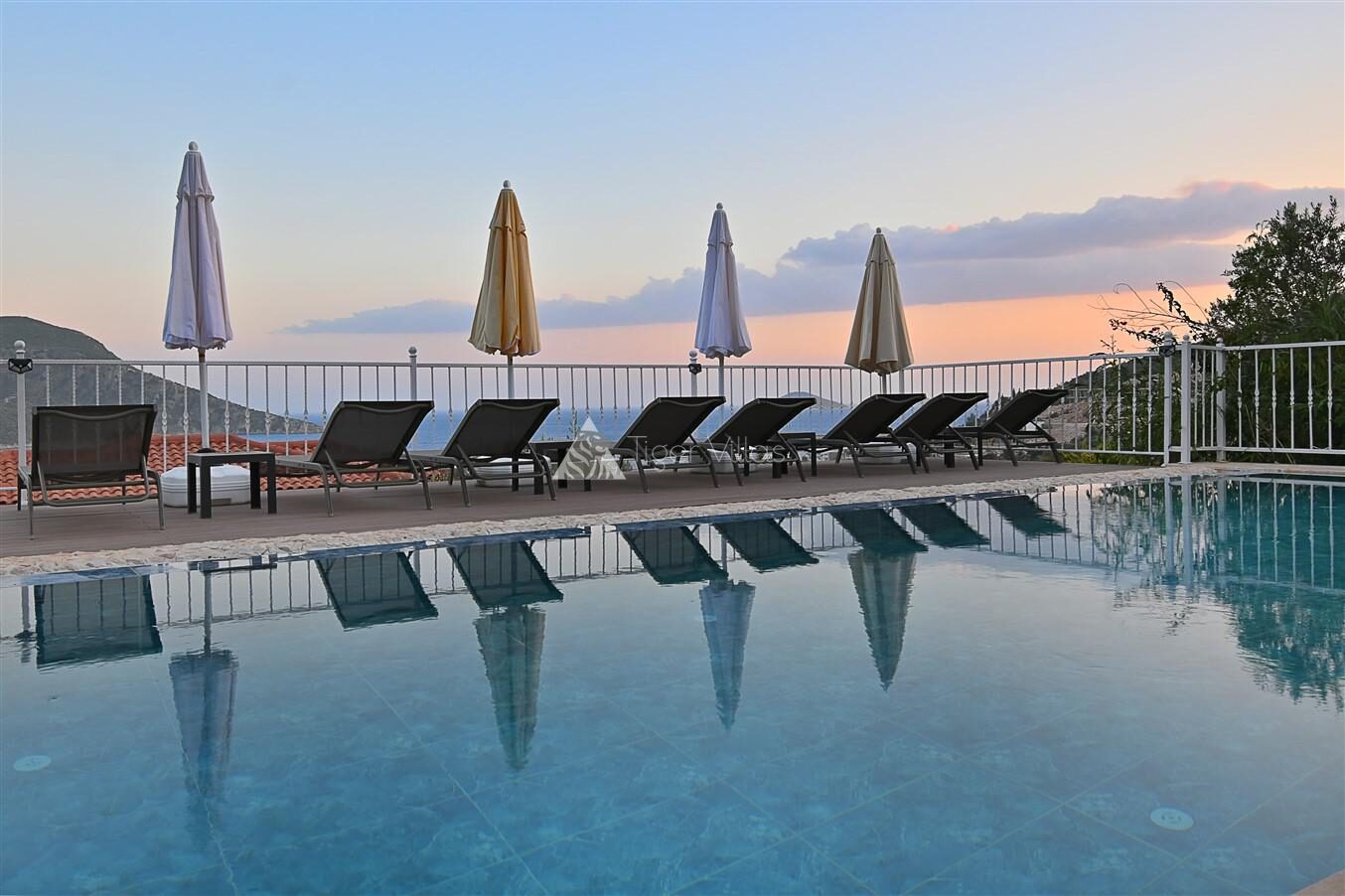 Villa Hermes 1 – villa for rent in Ortaalan