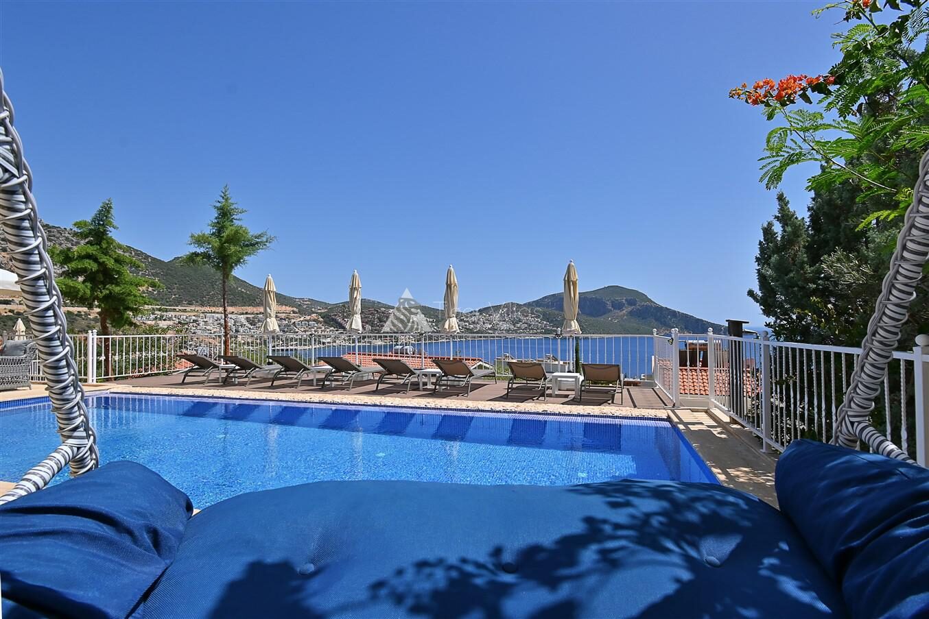 Villa Dionysus — 16
