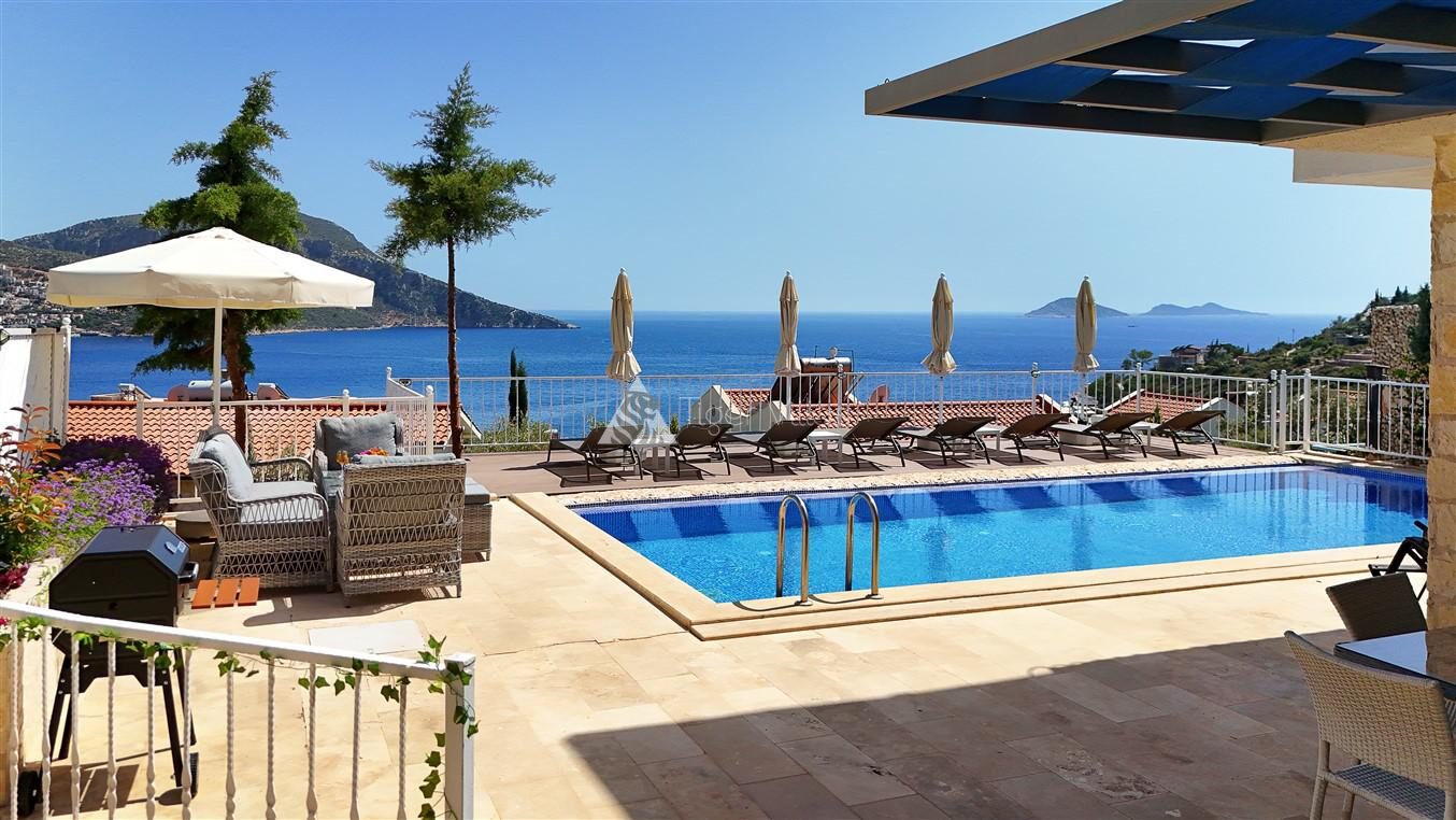 Villa Dionysus — 22